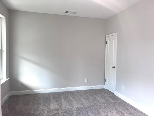 4395 Easter Lily Ave in Buford, GA - Foto de edificio - Building Photo