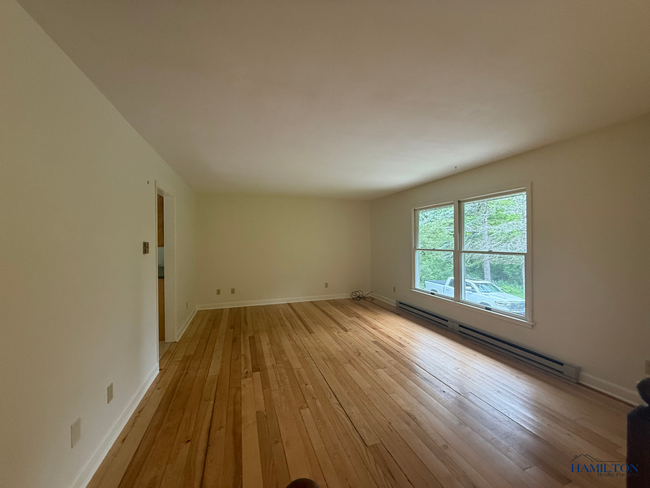 4250 E Lake Rd in Hamilton, NY - Building Photo - Building Photo