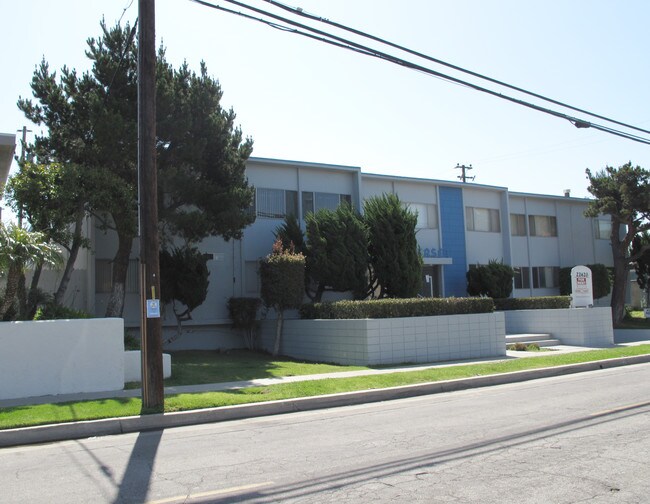 The Somerset in Torrance, CA - Foto de edificio - Building Photo