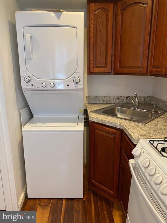 920 S 12th St in Philadelphia, PA - Building Photo - Building Photo