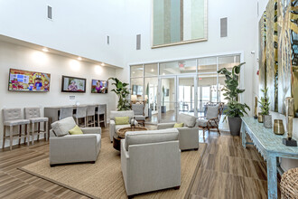 Lerner Parc at Gatlin Commons in Port St. Lucie, FL - Building Photo - Lobby