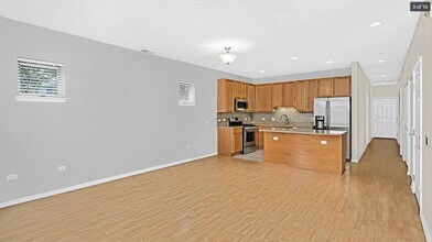 948 W 15th Pl, Unit 948 W 15th Pl. UNIT 1A in Chicago, IL - Building Photo - Building Photo
