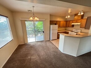 6868 Sky Pointe Dr in Las Vegas, NV - Building Photo - Building Photo