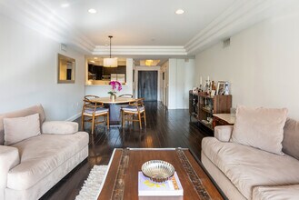 12020 Guerin St, Unit 303 in Studio City, CA - Foto de edificio - Building Photo
