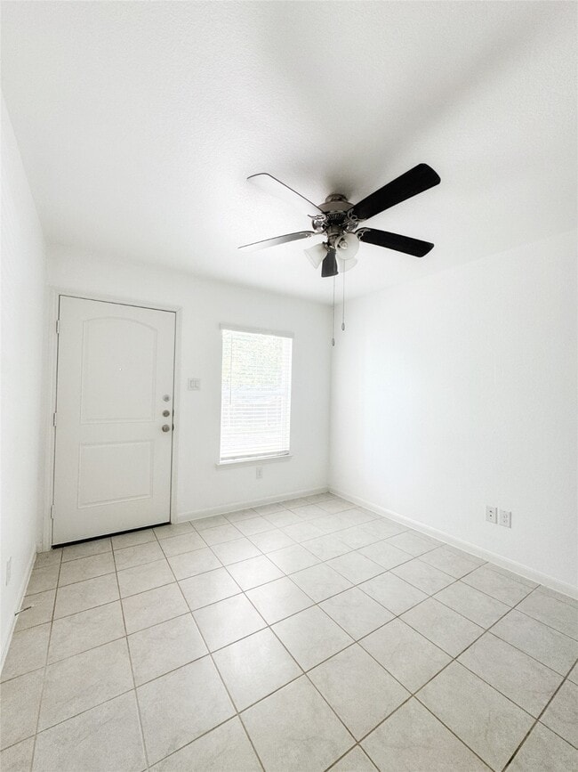 491 Mesquite in Livingston, TX - Building Photo - Building Photo