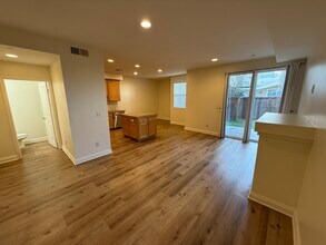 7132 Farralone Ave, Unit 209 in Canoga Park, CA - Building Photo - Building Photo