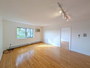 10 Roberts St, Unit 35 in Somerville, MA - Building Photo - Building Photo