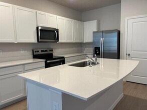 11815 Davis Dr in Largo, FL - Building Photo - Building Photo