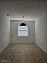 10045 Heather Ln in Naples, FL - Building Photo