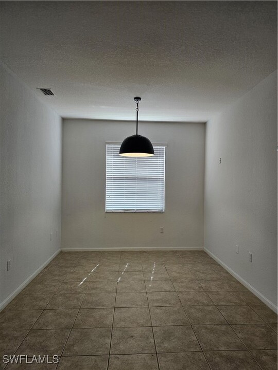 10045 Heather Ln in Naples, FL - Foto de edificio
