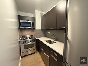 East 39th Street in New York, NY - Building Photo - Building Photo