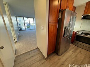 1052 Ala Nanu St in Honolulu, HI - Building Photo - Building Photo