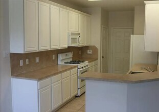 13047 Peppergate Ln in Houston, TX - Building Photo - Building Photo