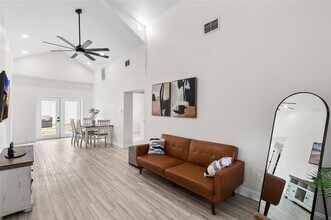 4920 30th Ave N in St. Petersburg, FL - Building Photo - Building Photo