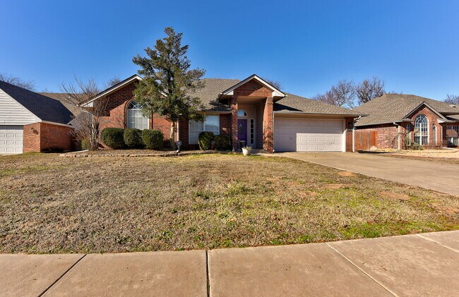 property at 2904 Glasgow Dr