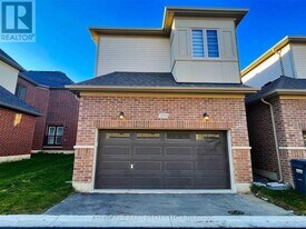 253 Clockwork Dr in Brampton, ON - Building Photo