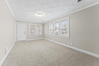 8638 Cadillac Ave in Warren, MI - Building Photo - Building Photo