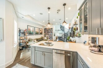 3453 Holmead Pl NW in Washington, DC - Building Photo - Building Photo