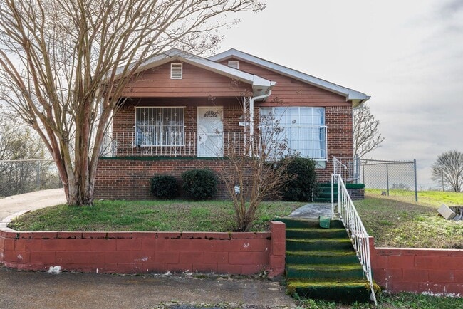 property at 1213 Lafayette St