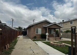 1313 W 96th St in Los Angeles, CA - Foto de edificio - Building Photo