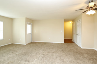 Honeytree Apartments in Raleigh, NC - Building Photo - Interior Photo