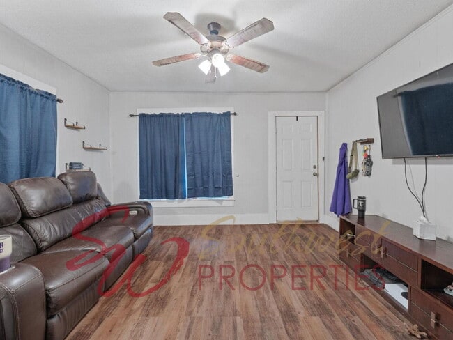 1110 Clinton Ave in Stephenville, TX - Building Photo - Building Photo