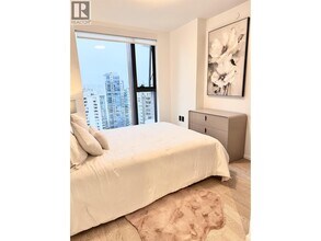 1482 Robson St in Vancouver, BC - Building Photo - Building Photo