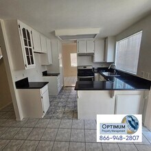 12457 Corkwood Ln in Victorville, CA - Building Photo - Building Photo