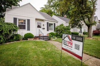 3901 Bellevue Rd in Toledo, OH - Foto de edificio - Building Photo