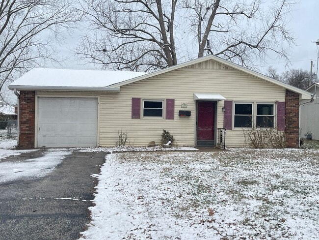 property at 2043 S Sagamont Ave