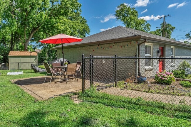 1519 Andy St