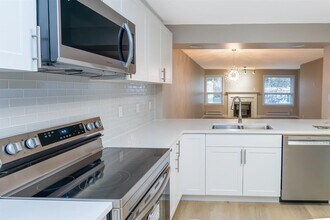 1234 Merklin St in White Rock, BC - Building Photo - Building Photo