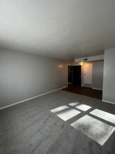 1415 W Maple Ave in Independence, MO - Building Photo - Building Photo