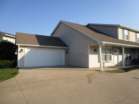 1725-1727-1727 Louise Cir in Columbia, MO - Building Photo