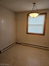 525 S Marion Ave in Louisville, OH - Building Photo - Building Photo