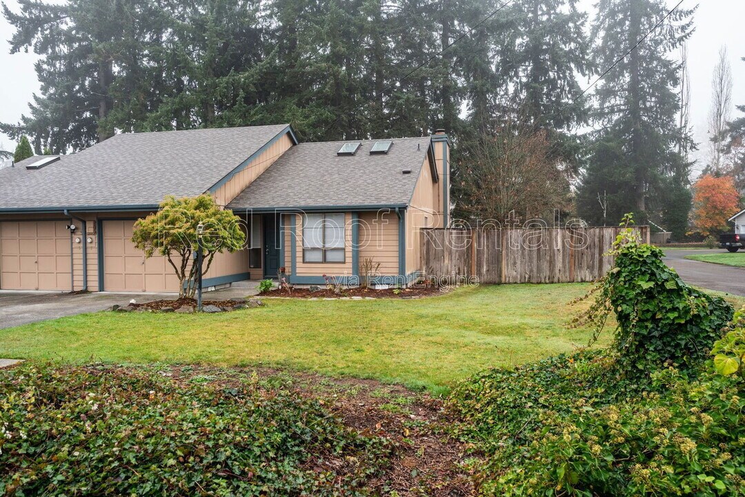 13702 14th Ave S in Tacoma, WA - Building Photo