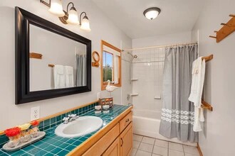 3533 SW Webster St in Seattle, WA - Building Photo - Building Photo