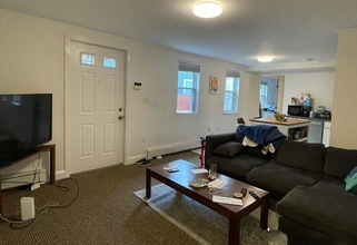 159 Auburn St, Unit 1 in Cambridge, MA - Foto de edificio - Building Photo