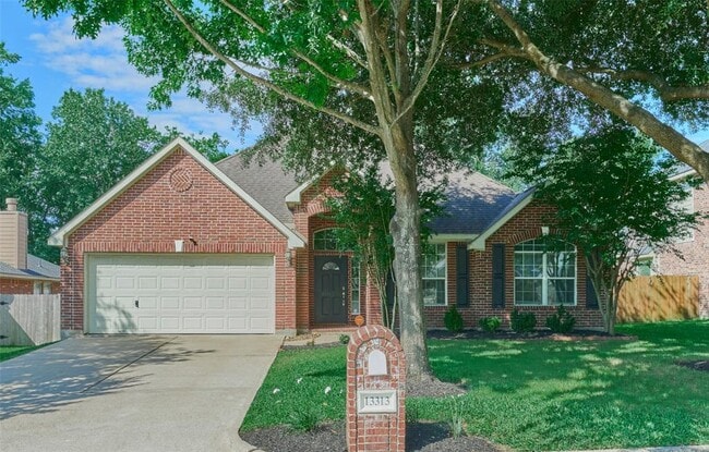 13313 Enchanted Way in Montgomery, TX - Building Photo - Building Photo
