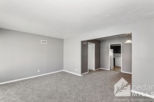1519 N Old Manor Rd in Wichita, KS - Building Photo - Building Photo