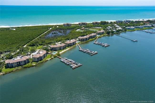 4720 NE Sandpebble Trce in Stuart, FL - Building Photo - Building Photo