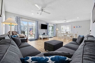 111B S Yaupon Dr in Surfside Beach, SC - Building Photo - Building Photo