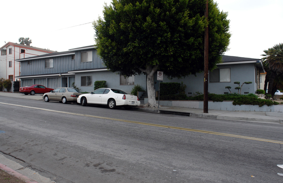 200 E Hyde Park Blvd in Inglewood, CA - Building Photo