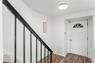 310 Enright Ct in Pittsburgh, PA - Building Photo - Building Photo