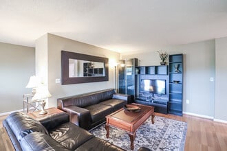 40 Owen St, Unit E12 in Hartford, CT - Foto de edificio - Building Photo