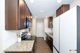 620 Saxon St in Seguin, TX - Building Photo - Building Photo