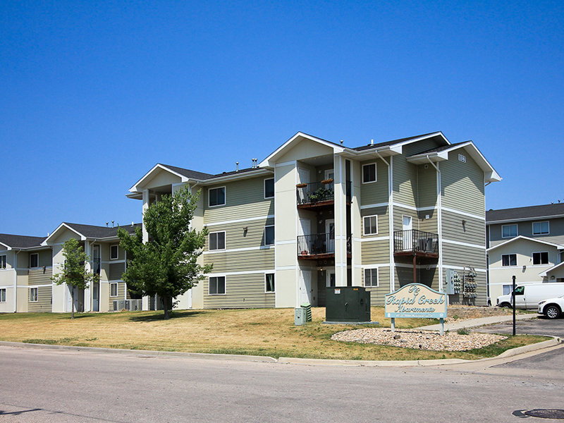 Rapid Creek Apartments in Rapid City, SD - Building Photo