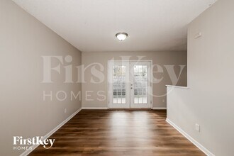 9318 Kingsboro Cir in Indianapolis, IN - Foto de edificio - Building Photo