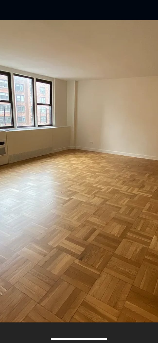 440 E 79th St, Unit 6O in New York, NY - Foto de edificio - Building Photo