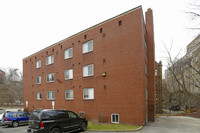 Parkway Manor in Pittsburgh, PA - Foto de edificio - Building Photo